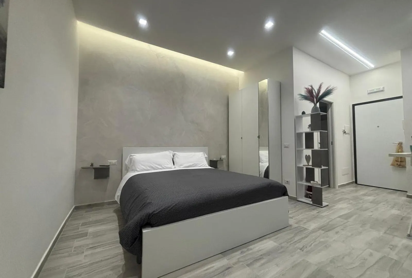 Engi Rooms - Leopardi Napoli Bed & Breakfast